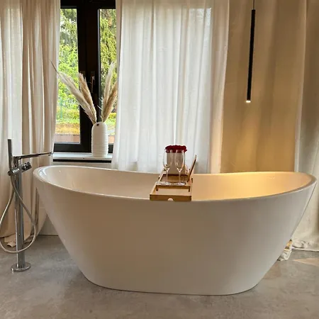 Apartment Leonardo I Freistehende Badwanne *